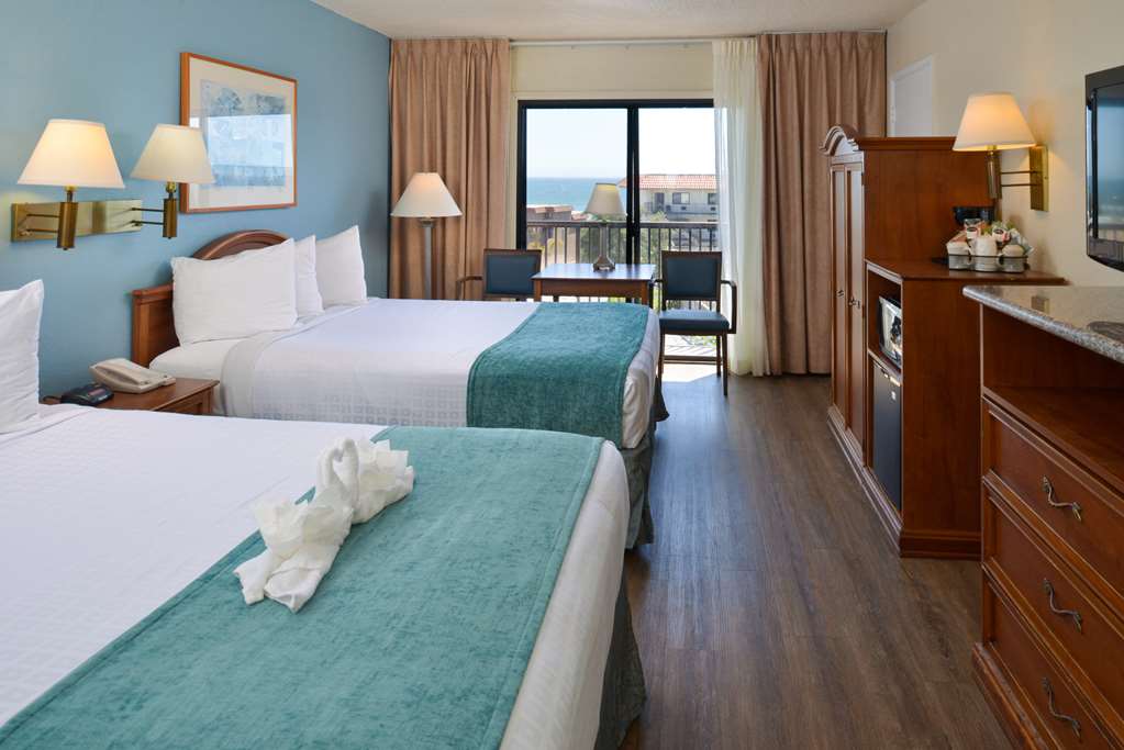 Edgewater Inn And Suites - photo 8