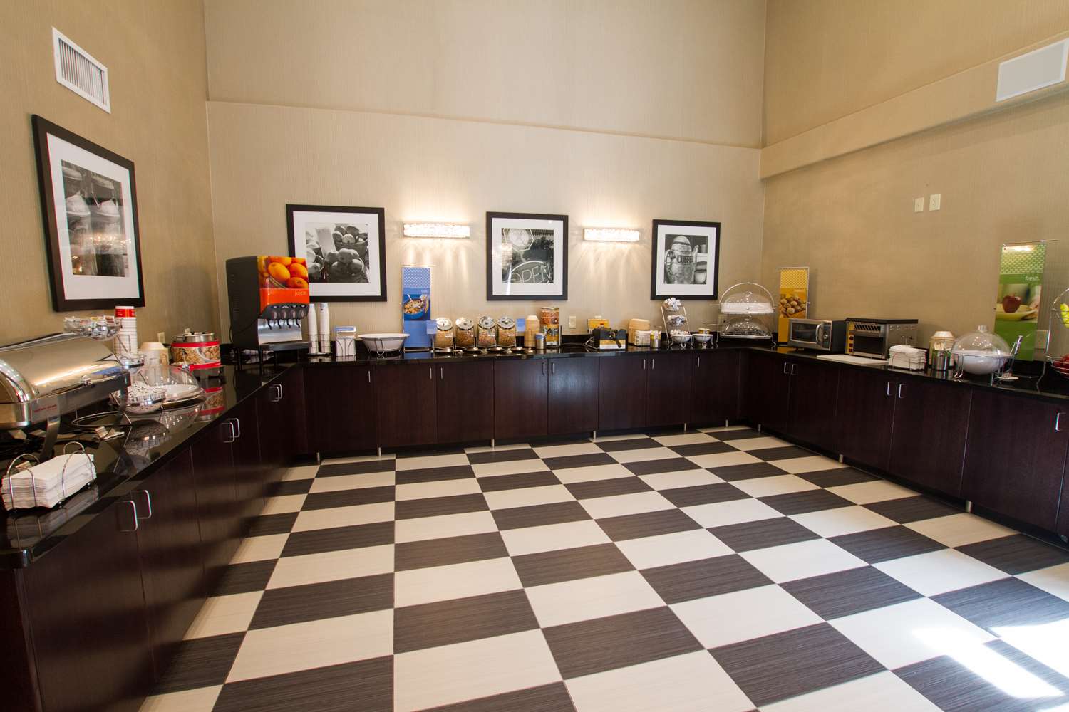 Hampton Inn Prescott - photo 22