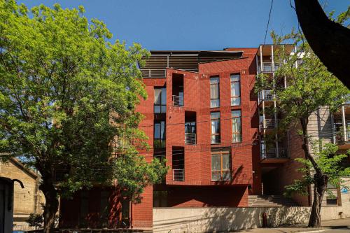 Central and Comfy Tbilisi 1BR Apartment by Wehost