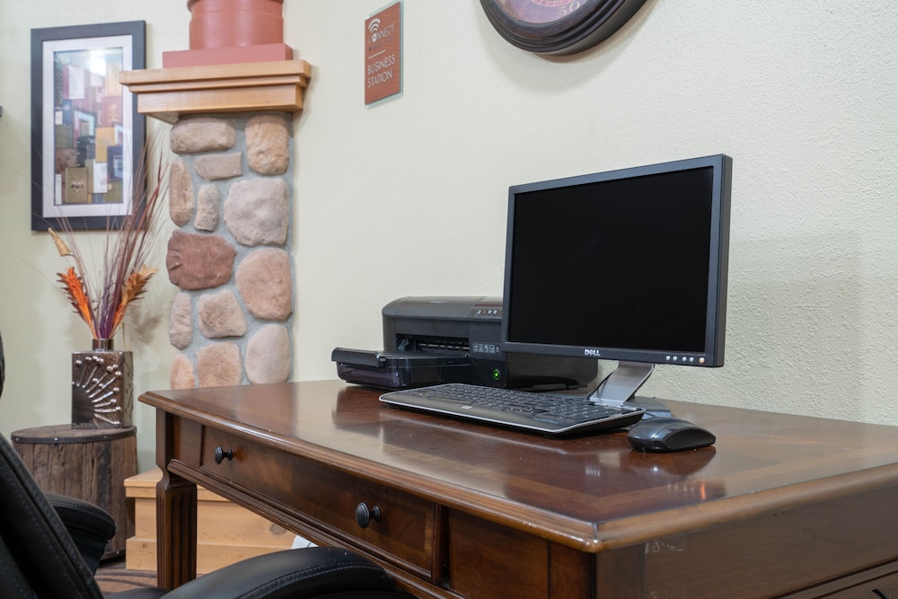 Aspen Hotel Rogers - photo 17