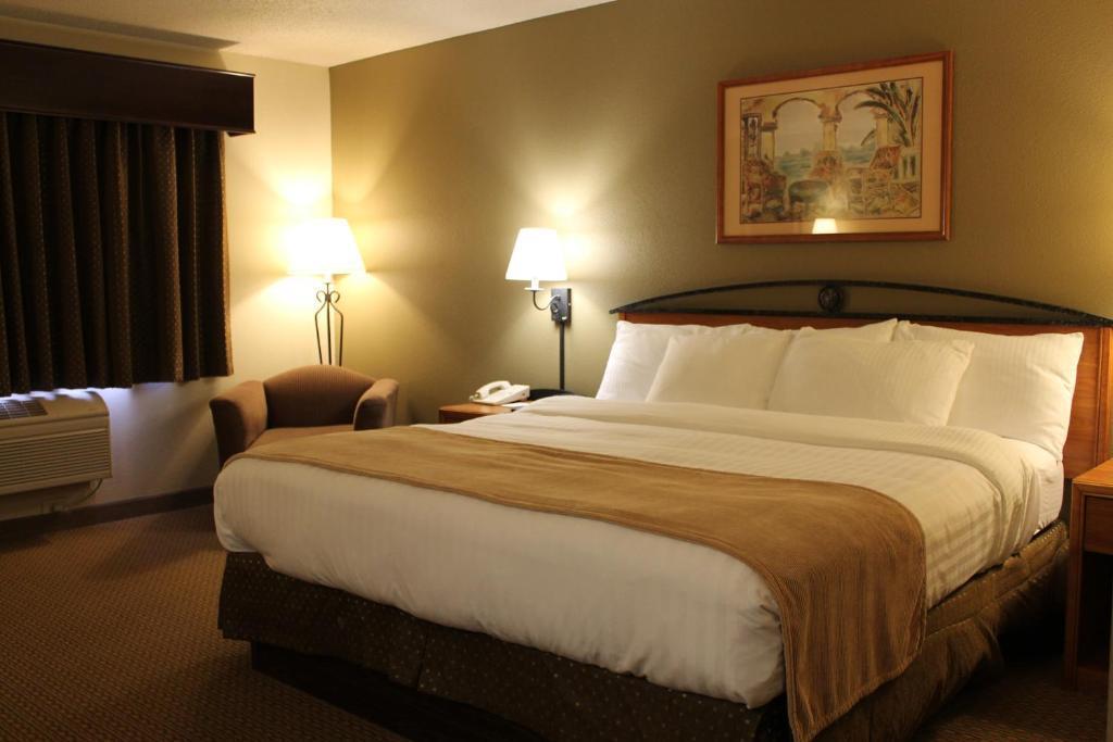 Red Lion Inn & Suites Grimes - photo 22