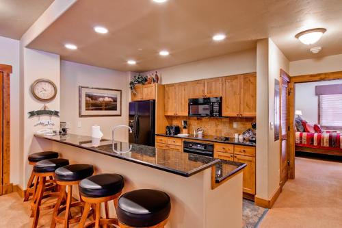 Platinum Collection At Trappeurs Crossing Resort By Rq in Steamboat Springs, United States