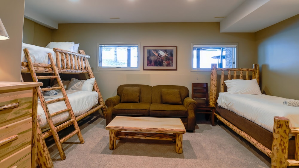 Thunder Ridge by Fernie Lodging CO — Fernie — photo 5