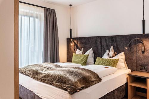 Apartment Saslonch Stlarida — 4-Star Luxury Hotel in Ortisei, Italy