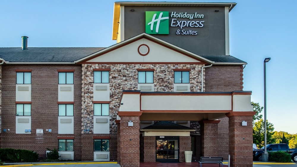 Holiday Inn Express & Suites Olathe South by IHG - photo 38