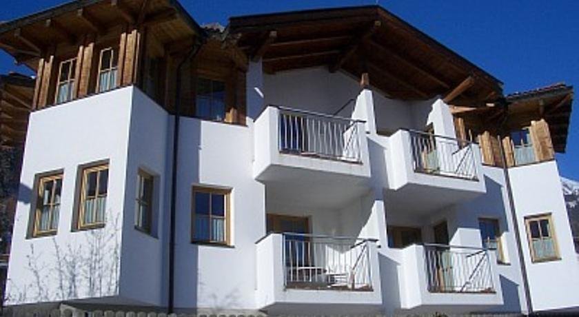 Landhaus Schiestl — 4-Star Luxury Hotel in Fulpmes, Austria