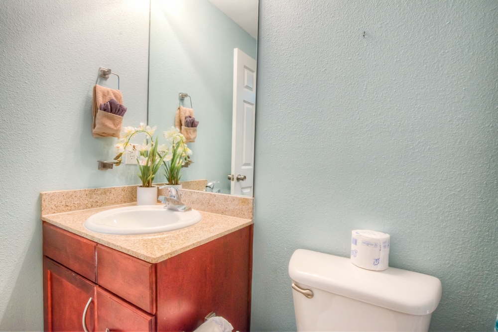 Laketown Wharf Resort by Aneliya's Rentals - photo 821
