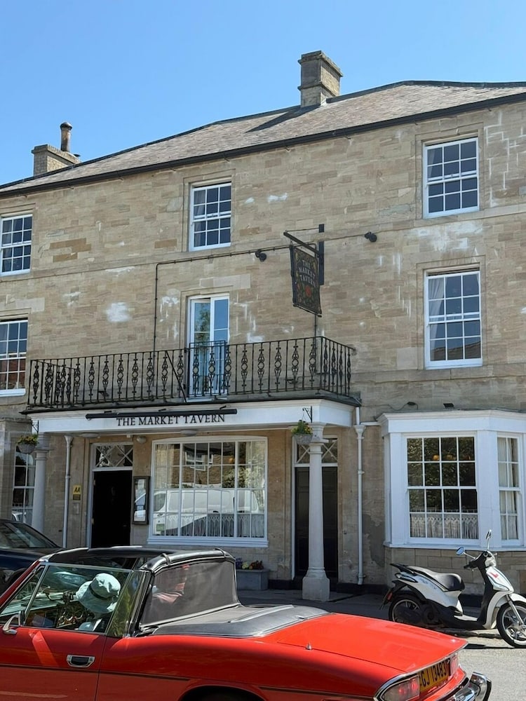 The Market Tavern — 4-Star Luxury Hotel in Bampton, United Kingdom