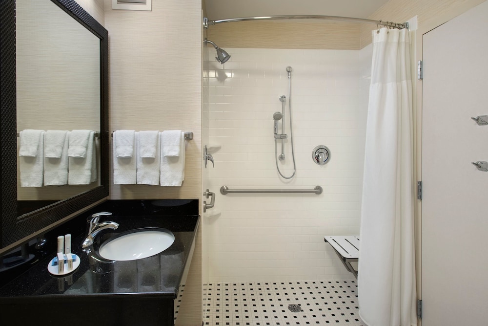 Fairfield Inn & Suites by Marriott Verona - photo 9