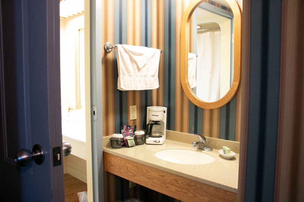 Essenhaus Inn & Conference Center - photo 56