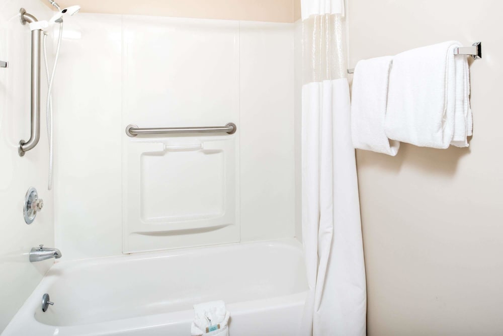 Travelodge by Wyndham Kalispell - photo 13