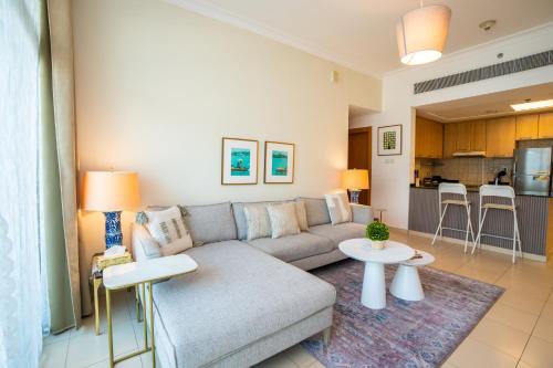 Aykon City 2 bedroom Burj view — 4-Star Luxury Hotel in Dubai, United Arab Emirates