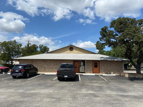 Redbud Inn - photo 8
