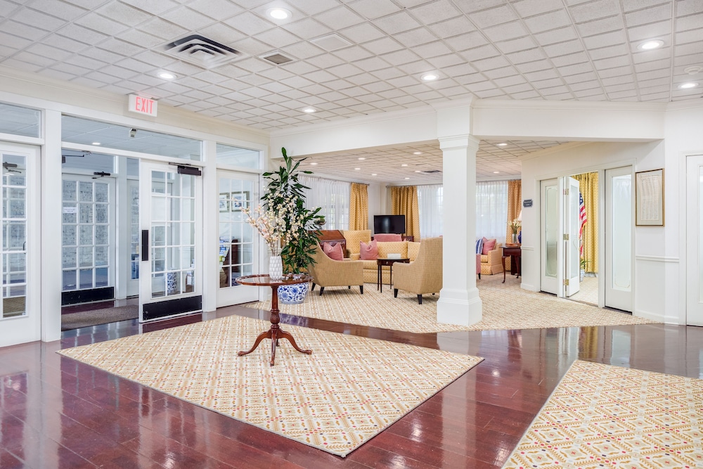 The Farmington Inn & Suites - photo 37