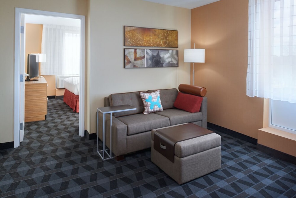 TownePlace Suites by Marriott Grand Rapids Airport - photo 4