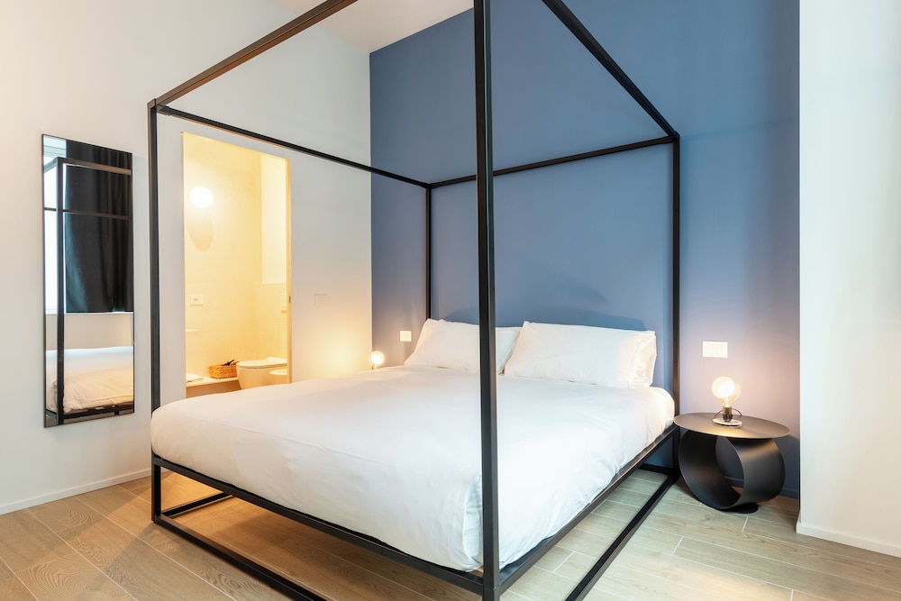 easyhomes City Centre Suites — 4-Star Luxury Hotel in Milan, Italy