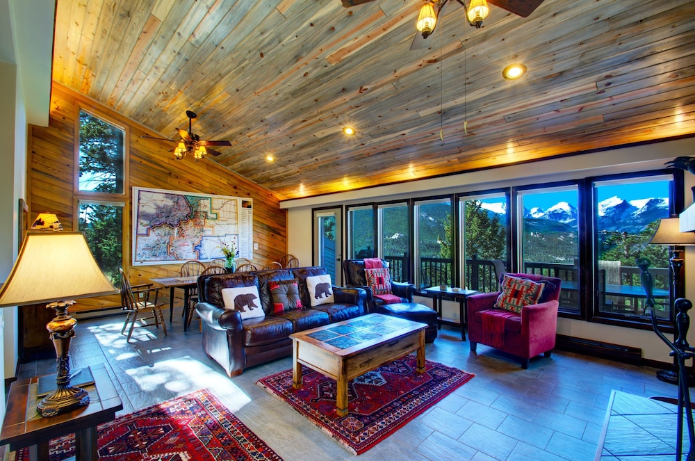 Frost Luxury Vacation At Windcliff 3 Bedroom Home by RedAwning — 4-Star Luxury Hotel in Estes Park, United States