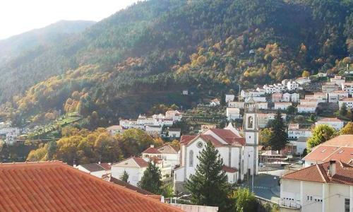 Charming house with mountain view in Manteigas fireplace — 4-Star Luxury Hotel in Manteigas, Portugal