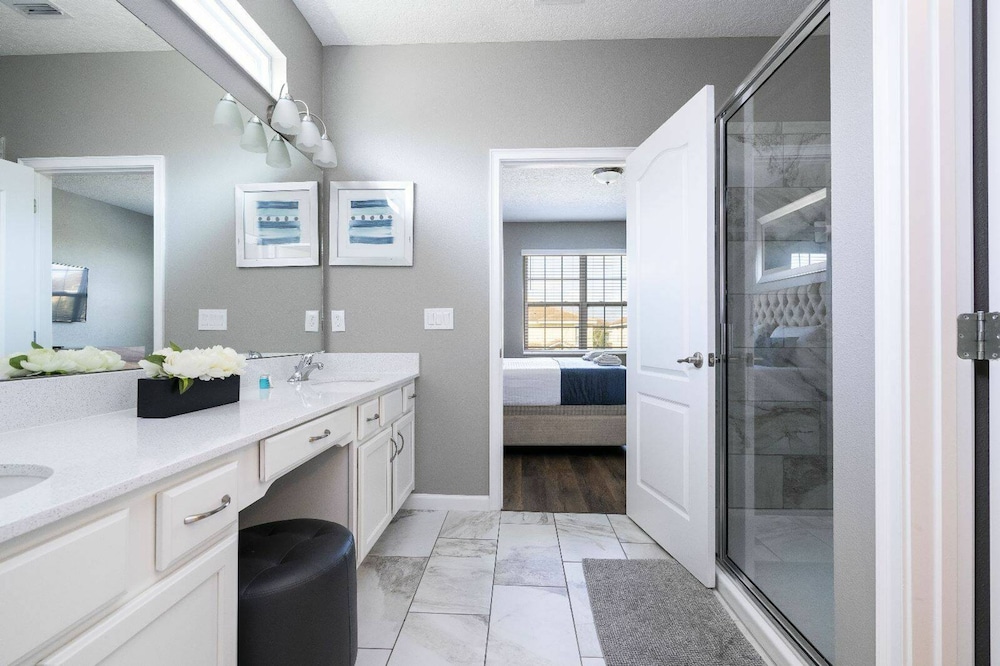 Solterra 12bd 11 5bat Sleeps24 Disney Pool Spa - photo 67