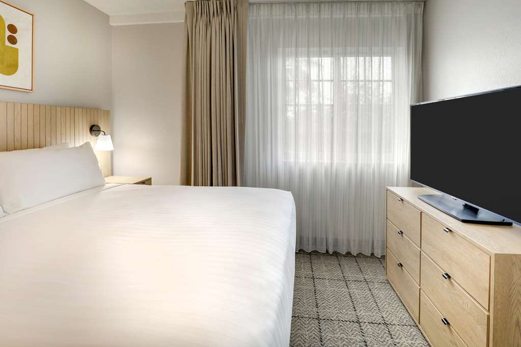 Sonesta Simply Suites Miami Airport Doral - photo 11