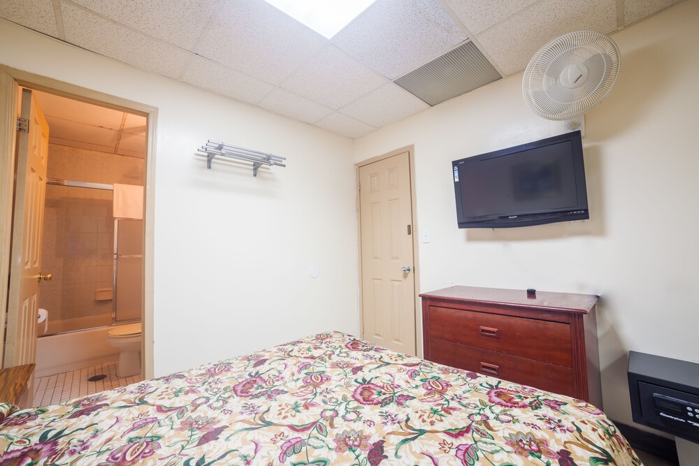 New World Hotel - photo 9