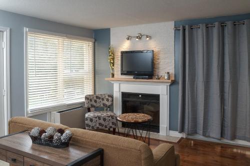 Mountain Side Studio at The Blue Mountains in Collingwood, Canada