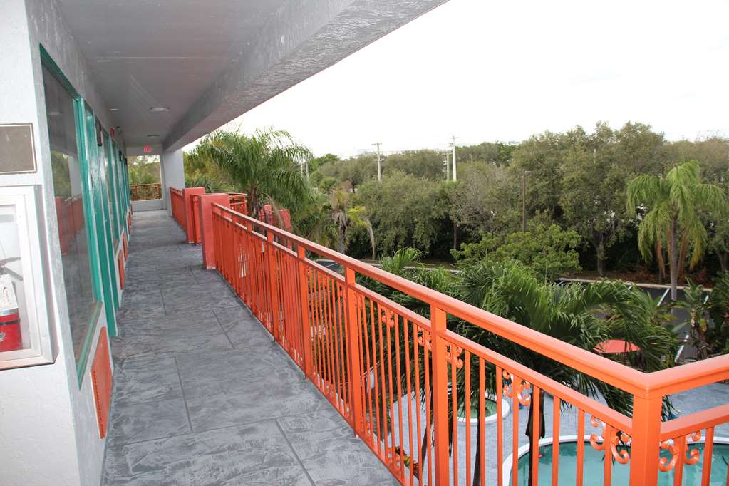 Boca Suites Deerfield Beach SureStay Collection by BW - photo 11