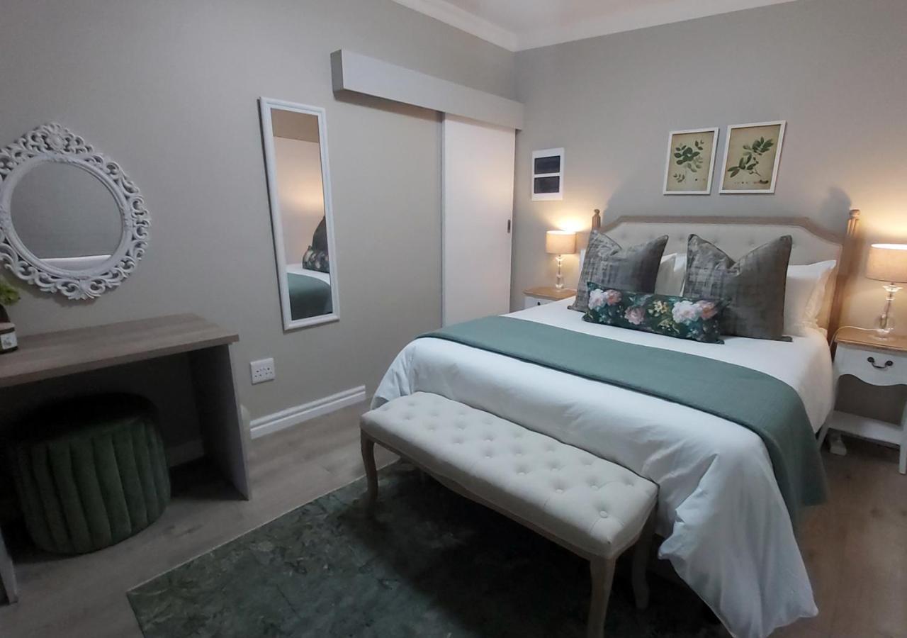 7 on Connor Luxury Family Cottage — 4-Star Luxury Hotel in Bloemfontein, South Africa