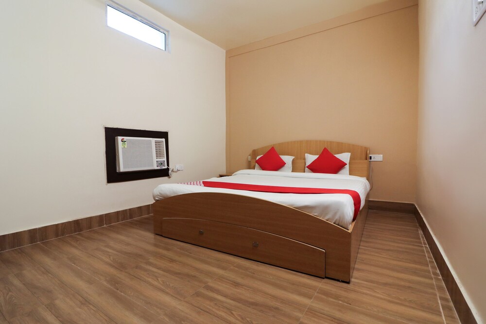 OYO 43723 Hotel Crystal Riverside in Jamshedpur, India