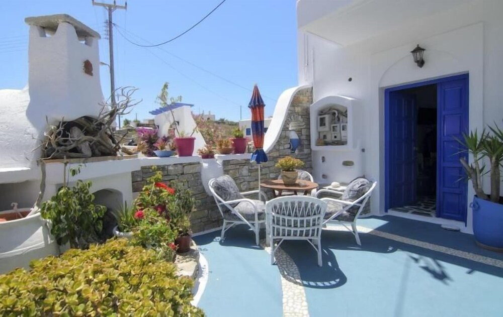 Evi's Studios Tholaria — hotel in Amorgos