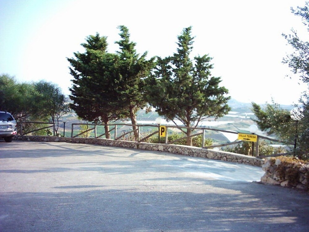 Agriturismo Bellajo Ville Rustiche con Piscina — 4-Star Luxury Hotel in Agrigento, Italy