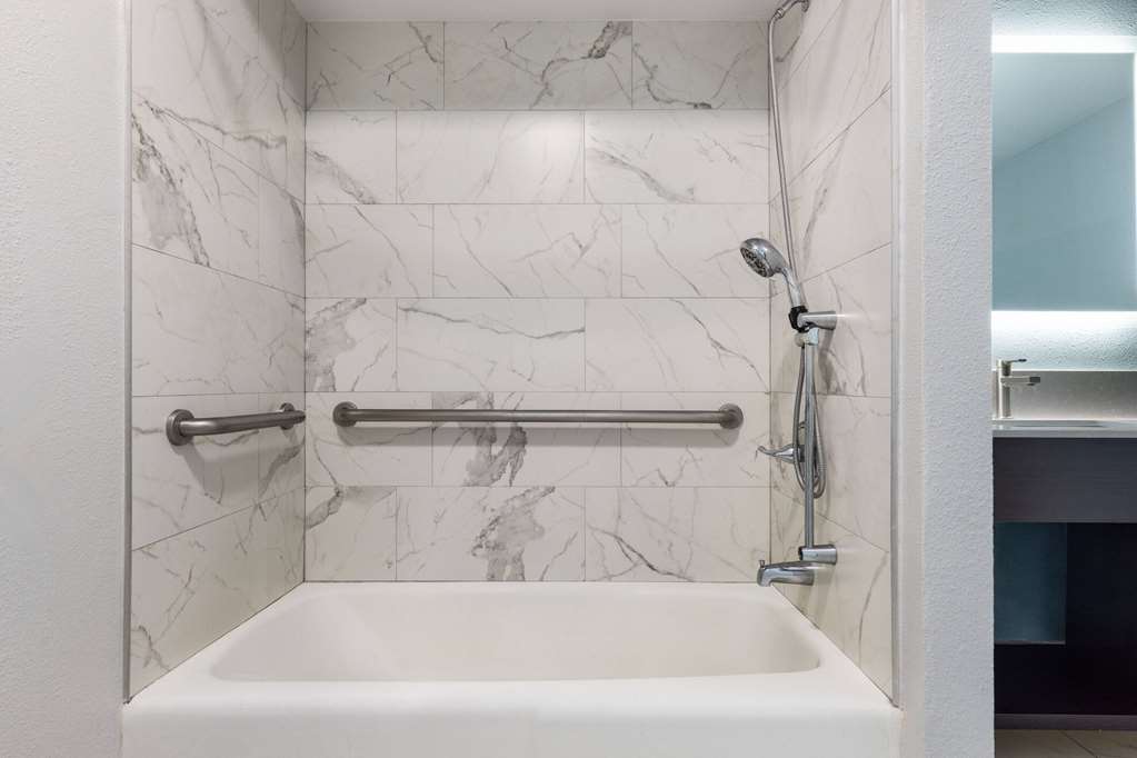 Travelodge by Wyndham Lemoore Near Naval Air Station - featured photo