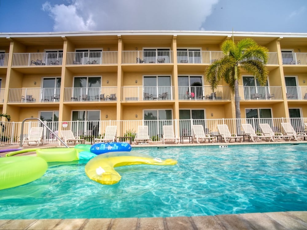 Treasure Island Hotel and Marina - photo 25