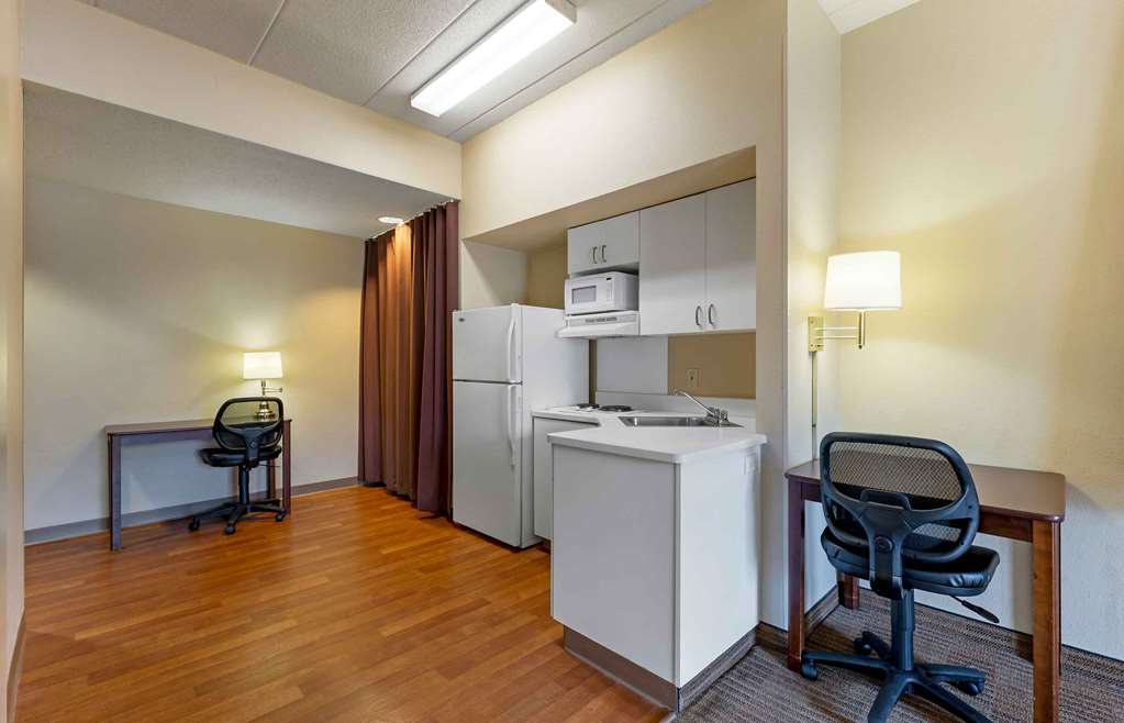 Extended Stay America Select Suites Chicago Darien - photo 17