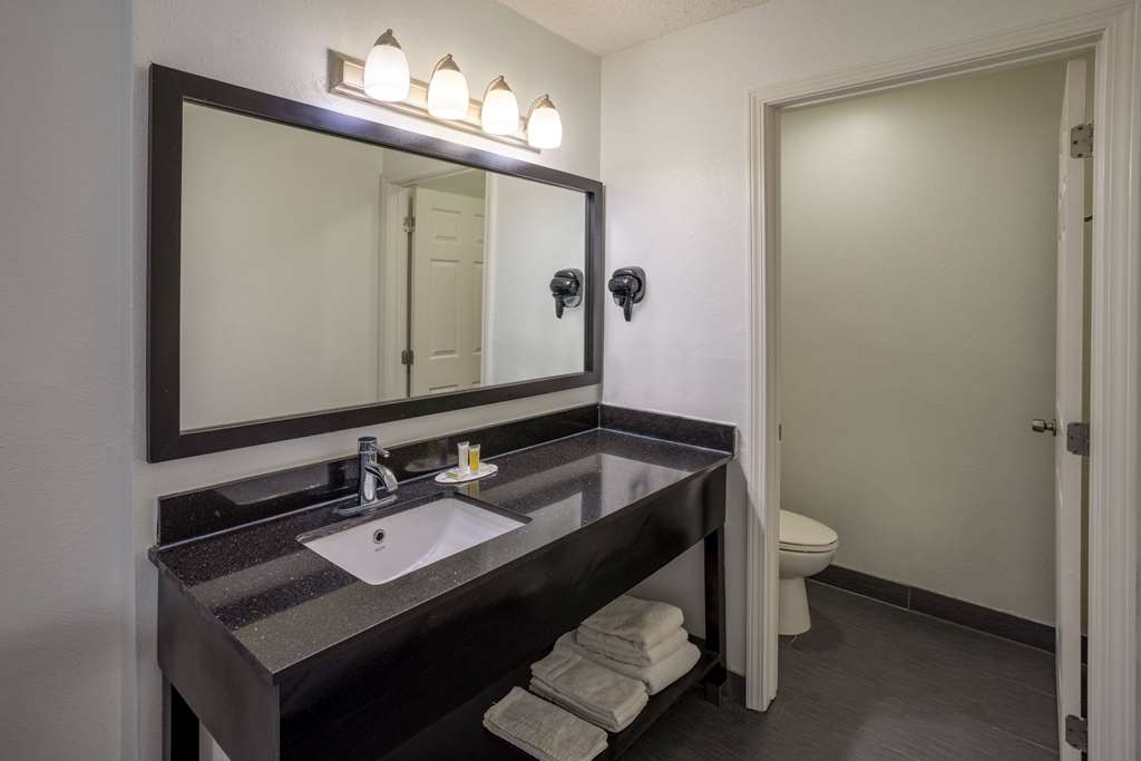 Super 8 by Wyndham Villa Rica - photo 29