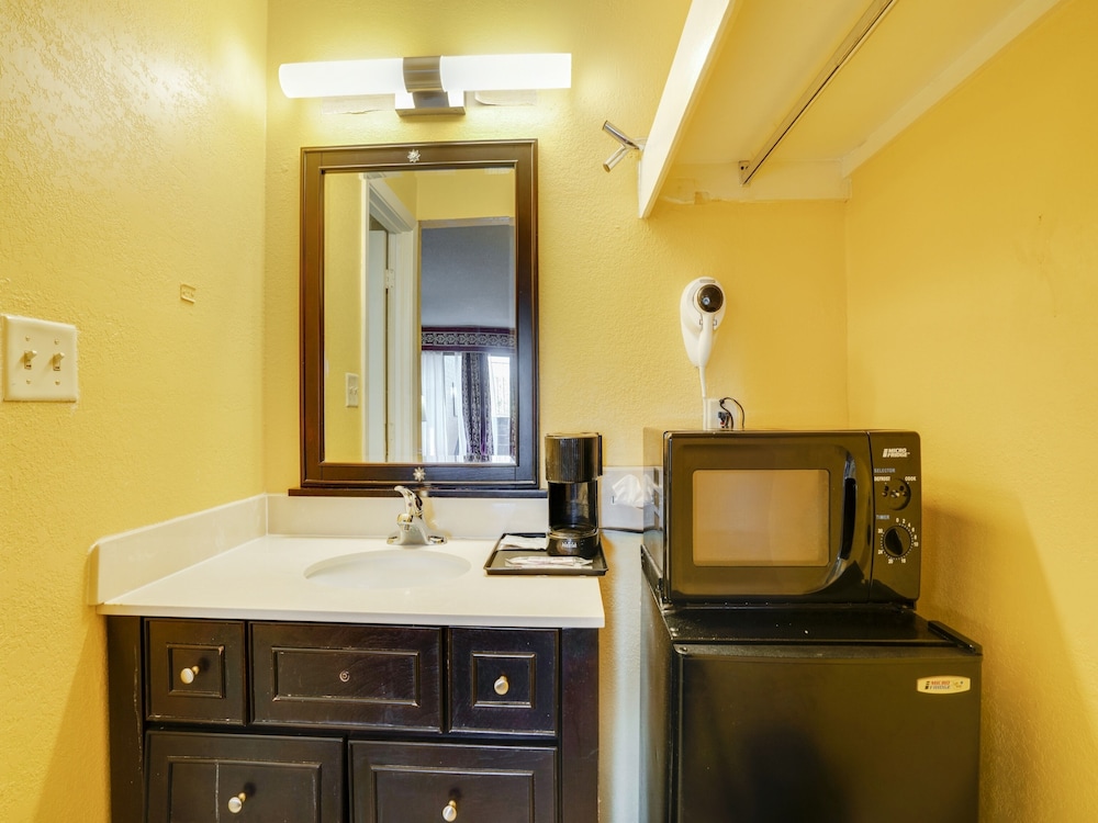 OYO Hotel Wade Fayetteville I 95 South - photo 25
