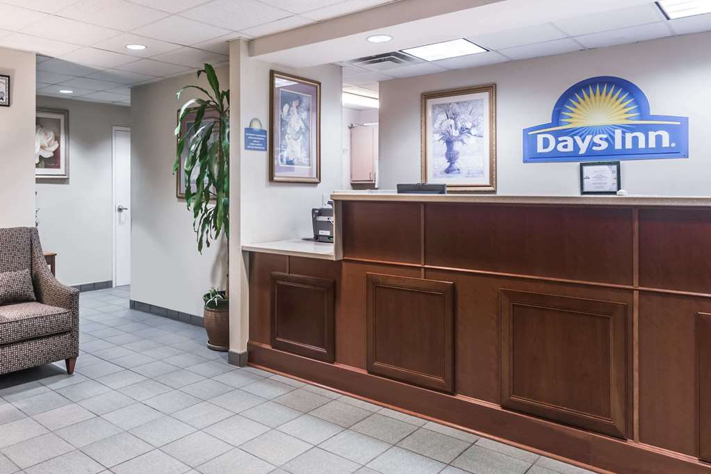 Days Inn by Wyndham Chiefland - photo 2