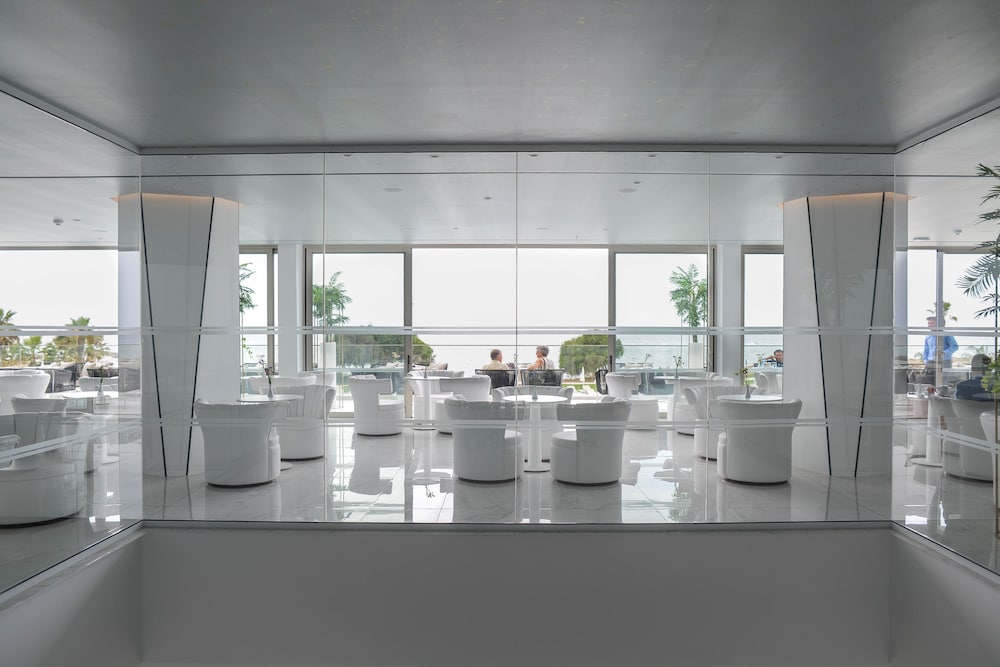 מזון ומשקאות