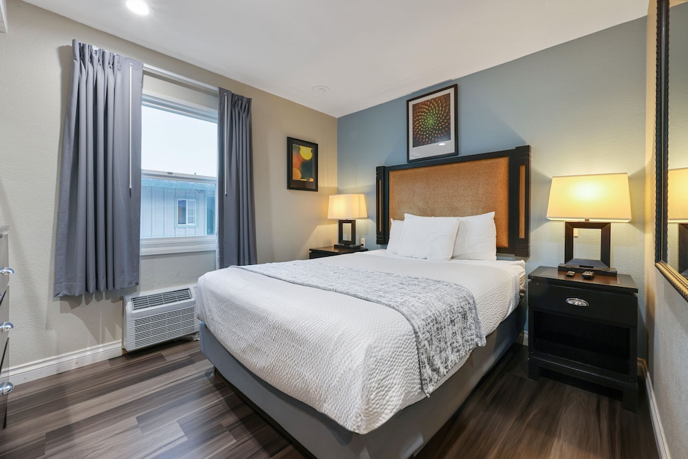 Hotel Point Loma - photo 5