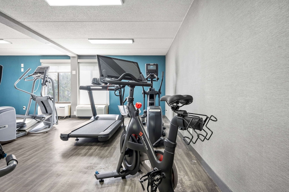 Hampton Inn Cleveland Westlake - photo 24