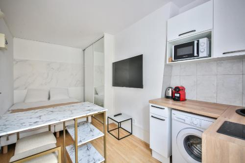 33#Studio 2pers#Sevres Lecourbe#Necker in Paris, France
