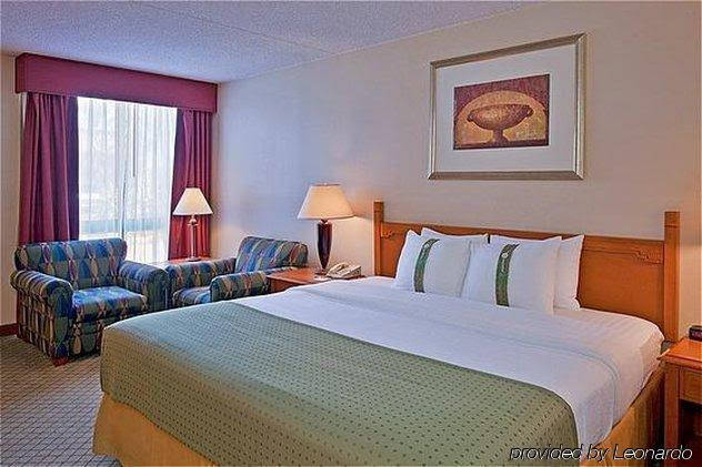 Holiday Inn Hotel & Suites Tucson Airport North - photo 16