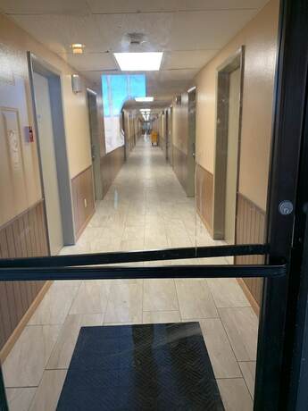 Best Budget Inn - photo 4