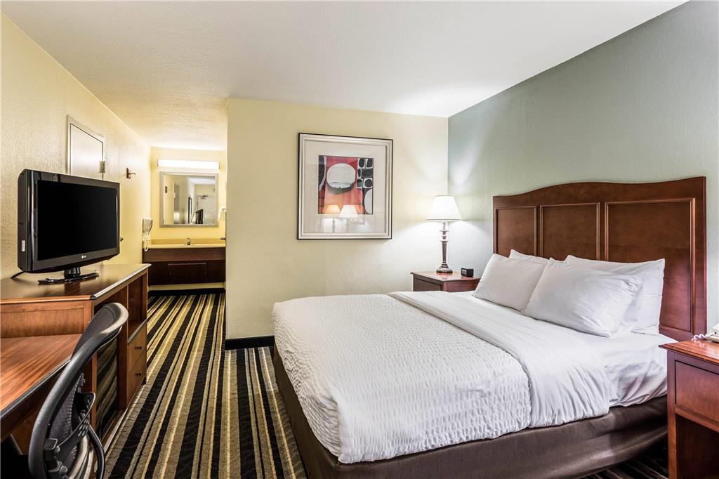 Clarion Pointe Huntsville Research Park - photo 20