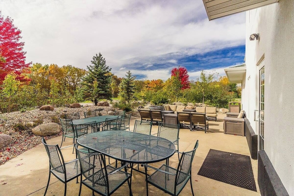 River Hills Hotel - photo 45