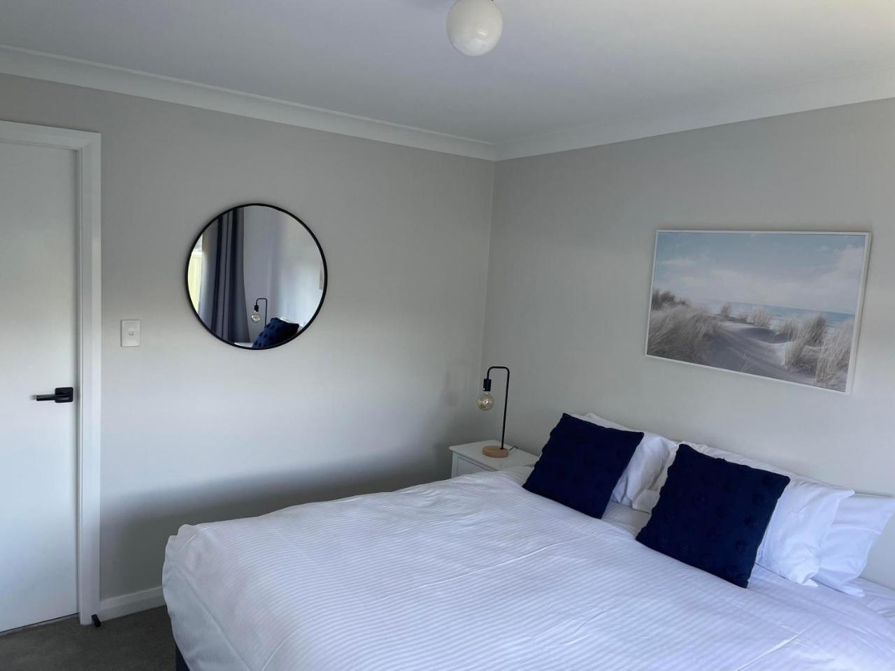 Ferienhaus Us Lutt Hus Und Das Zimmer Linde Im Haupthaus — Oldenburg