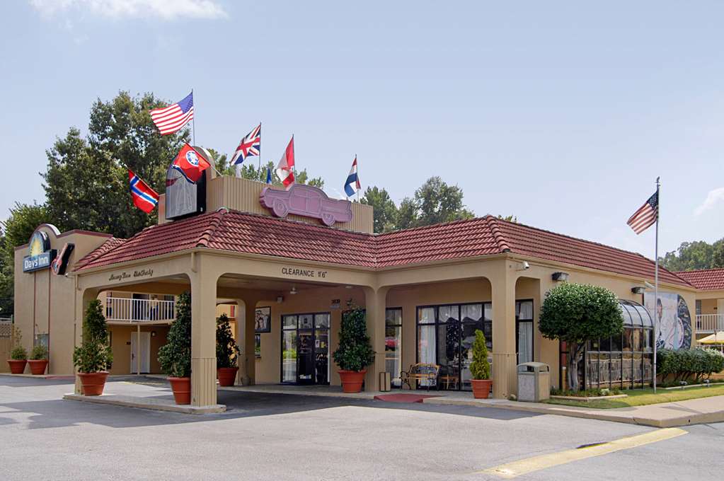 Days Inn by Wyndham Memphis at Graceland - photo 3