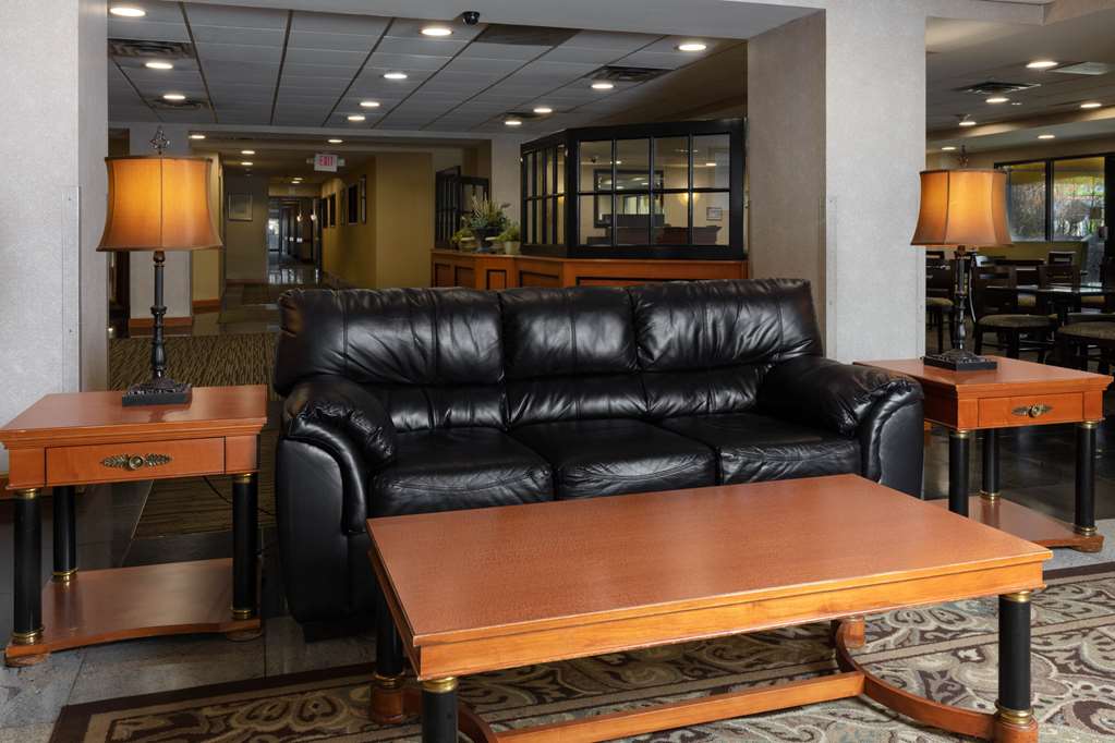 La Quinta Inn & Suites by Wyndham Garden City - photo 7