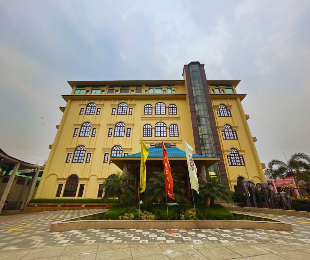 Dichang Resort & Hotel — hotel in Sonepur