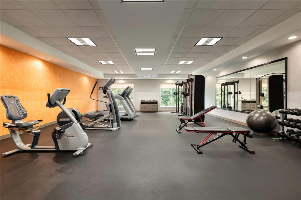 La Quinta Inn & Suites by Wyndham Montgomery - photo 5